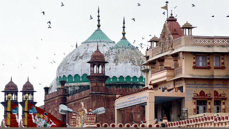 मथुरा: शाही ईदगाह मस्जिद की ओर जा रहा हिंदू महासभा नेता गिरफ्तार, कई नजरबंद