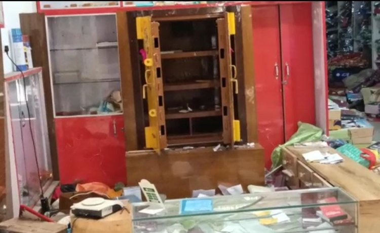 नवादा में चोरों के हौसले बुलंद, सेंधमारी कर ज्वेलरी शॉप से 20 लाख के जेवर किये पार