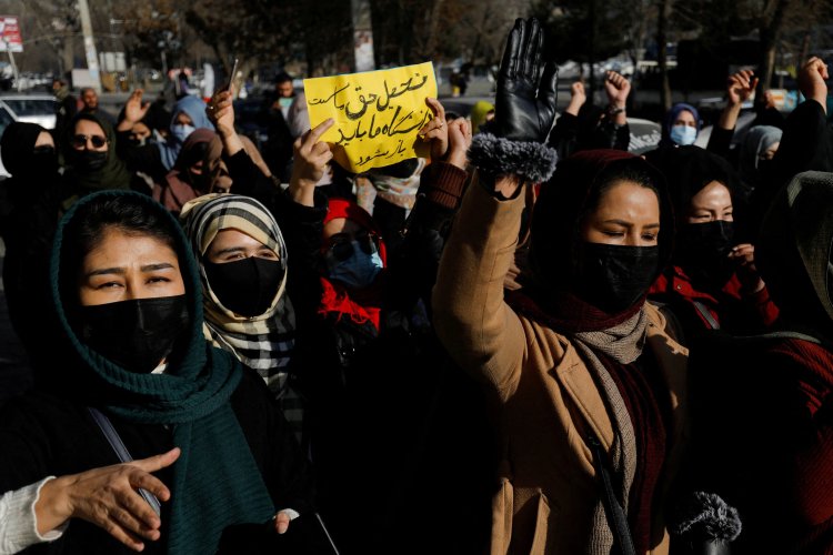 सुरक्षा परिषद ने अफगानिस्तान में महिलाओं पर प्रतिबंध की निंदा की