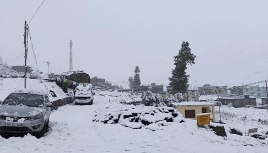 कश्मीर के ऊंचाई वाले इलाकों में बर्फबारी