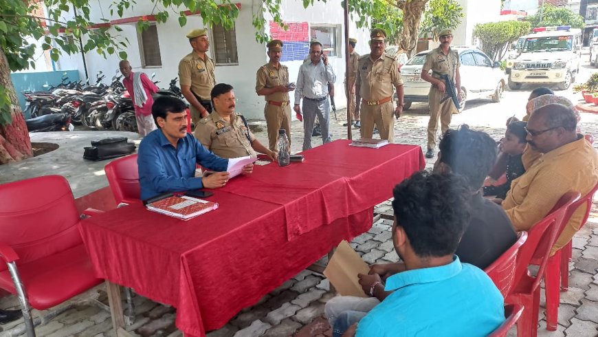 शरीफों व गरीबों को न्याय दिलाने के लिए दबंग एवं माफियों पर कड़ी कार्यवाही होगीः-जिलाधिकारी