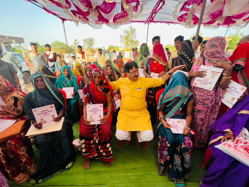 मंत्री महेंद्र सिंह सिसोदिया ने लाड़ली बहनाओं को किए स्वीकृति पत्र वितरण