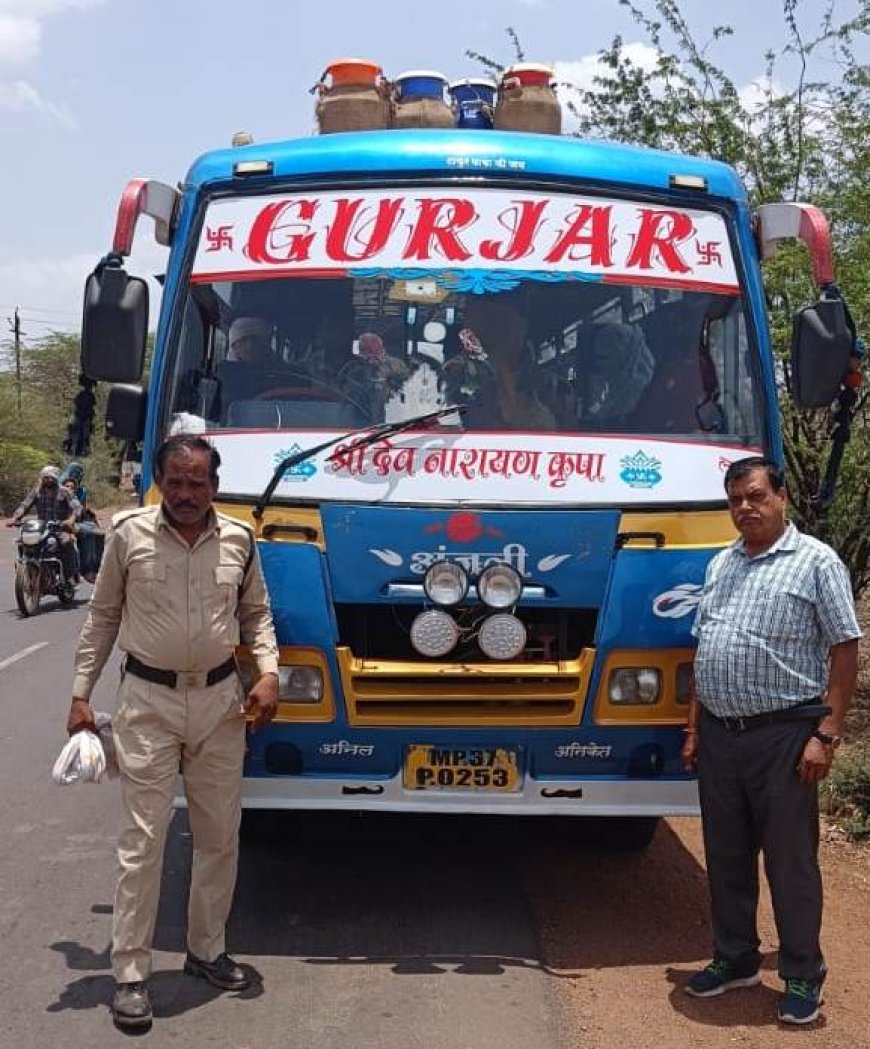 परिवहन विभाग गुना द्वारा शहर के विभिन्‍न मार्गो पर की गयी वाहनों की जांच कार्यवाही, जांच कार्यवाही के दौरान जुर्मान के रूप में लगभग 6 लाख रूपये राजस्‍व प्राप्‍त