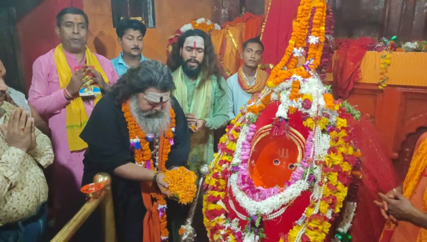 संस्कृत दिवस पर बाबा सत्यनाथ देवभाषा सम्मान से बिजेथुआ महाबीरन धाम में सम्मानित की गई विभूतियां