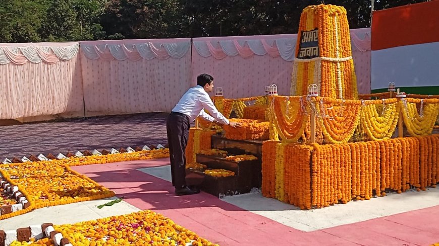 कर्तव्य की वेदी पर शहीदों को नमन कर अर्पित किये श्रद्धा सुमन