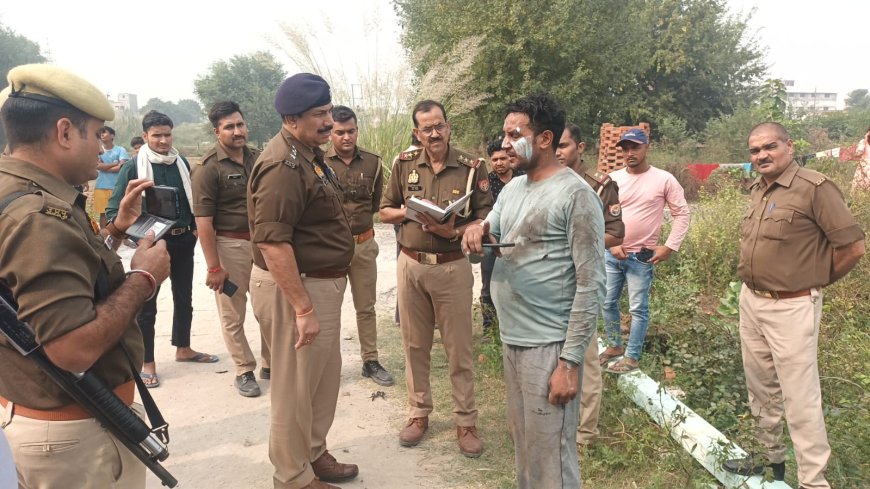 आतिशबाजी के जखीरे में लगी आग: विस्फोटः हड़कंप
