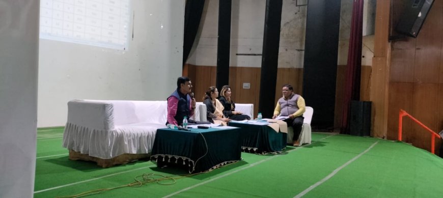 बूथों के संबंध में जानकारी न देने पर जिलाधिकारी ने प्रतिकूल प्रविष्टि देने के दिये निर्देश
