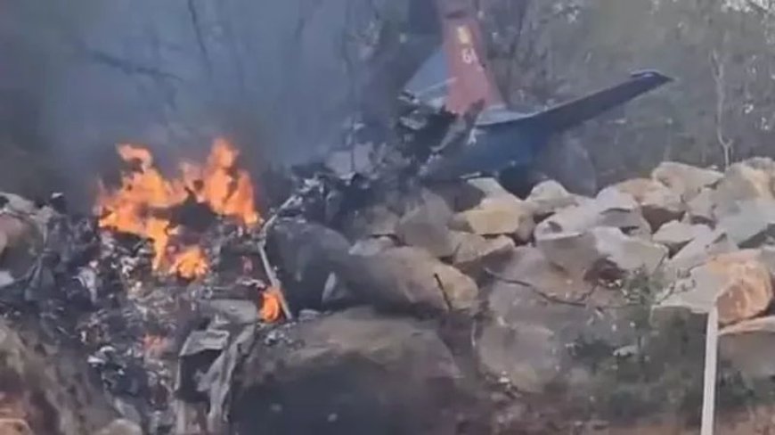 तेलंगाना में वायुसेना का ट्रेनर एयरक्राफ्ट दुर्घटनाग्रस्त, दो पायलटों की मौत
