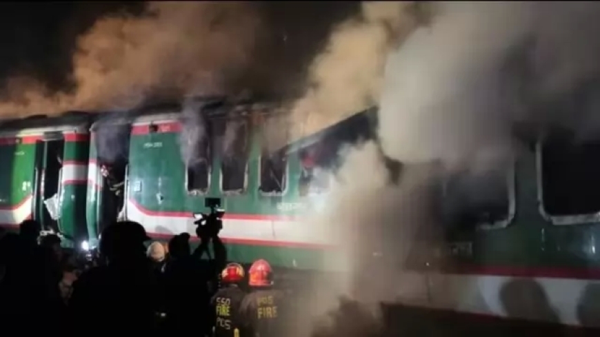 बांग्लादेश में चुनाव से पहले हिंसा, ट्रेन में आगजनी से चार की मौत