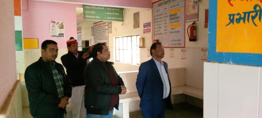 मुख्य चिकित्सा अधिकारी डॉ. आर के गौतम ने सामुदायिक स्वास्थ्य केंद्र भावलखेड़ा शाहजहांपुर का औचक निरीक्षण किया