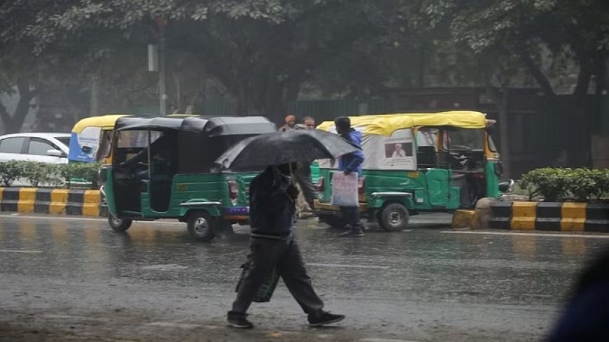 दिल्ली-एनसीआर में बारिश से बढ़ी ठिठुरन