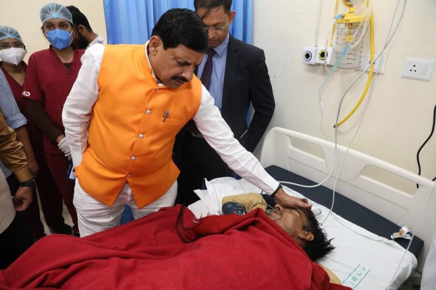 मुख्यमंत्री डॉ मोहन यादव ने भोपाल के शासकीय हमीदिया अस्पताल के इमरजेंसी विभाग और ICU पहुंचकर, हरदा हादसे में घायल हुए नागरिकों से मुलाकात की