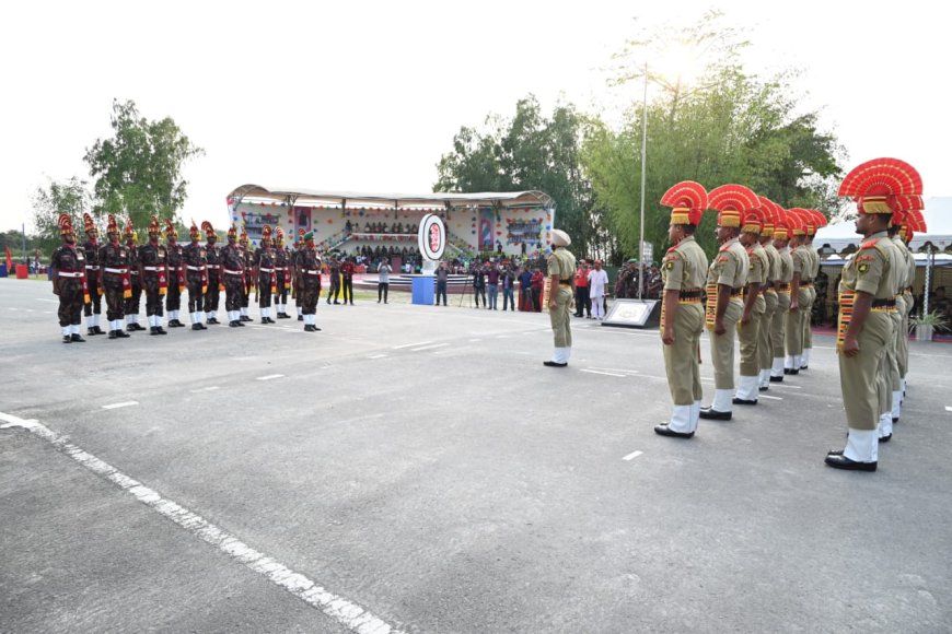 बांग्लादेश के 53वें स्वतंत्रता दिवस पर आईसीपी फुलबारी में संयुक्त रिट्रीट परेड आयोजित