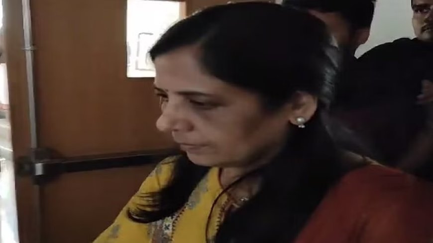 रिमांड बढ़ने पर बोलीं पत्नी सुनीता, 'ईडी मेरे पति को परेशान कर रही, वो बहुत बीमार हैं'