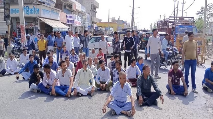 हरियाणा: सड़क निर्माण को लेकर क्रोधित दुकानदारों ने जीटी रोड किया जाम