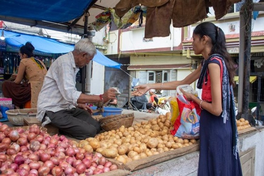 लोकसभा चुनाव से पहले आलू-प्याज की थोक कीमतों में 50% से अधिक का इजाफा