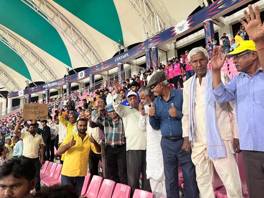 मिर्ची सेकंड इनिंग्स: मिर्ची ट्रैवेलर मिर्ची खुशबू के साथ बुजुर्गों को एकाना स्टेडियम में क्रिकेट देखने के लिए साथ लेकर पहुंचा
