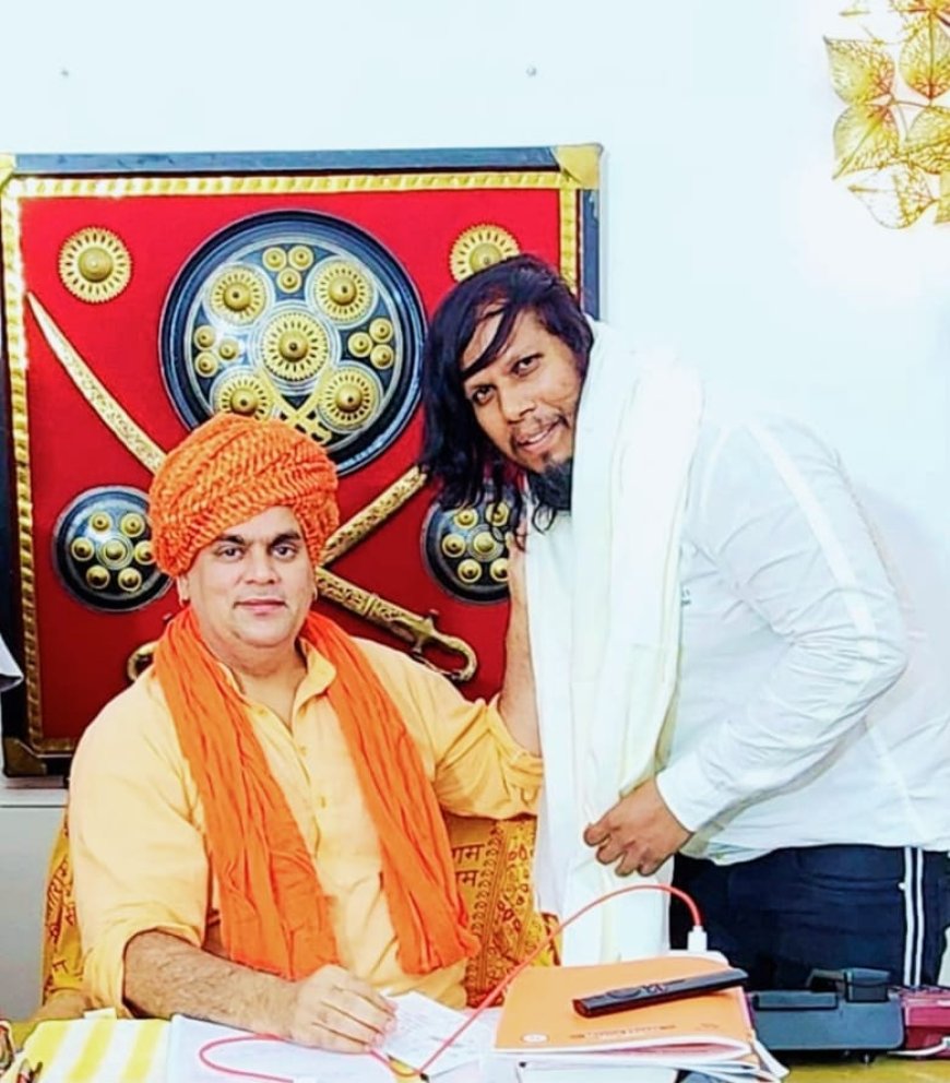 अभिनेता गौरव कुमार ने लिया स्वामी चक्रपाणि महाराज जी का आशीर्वाद