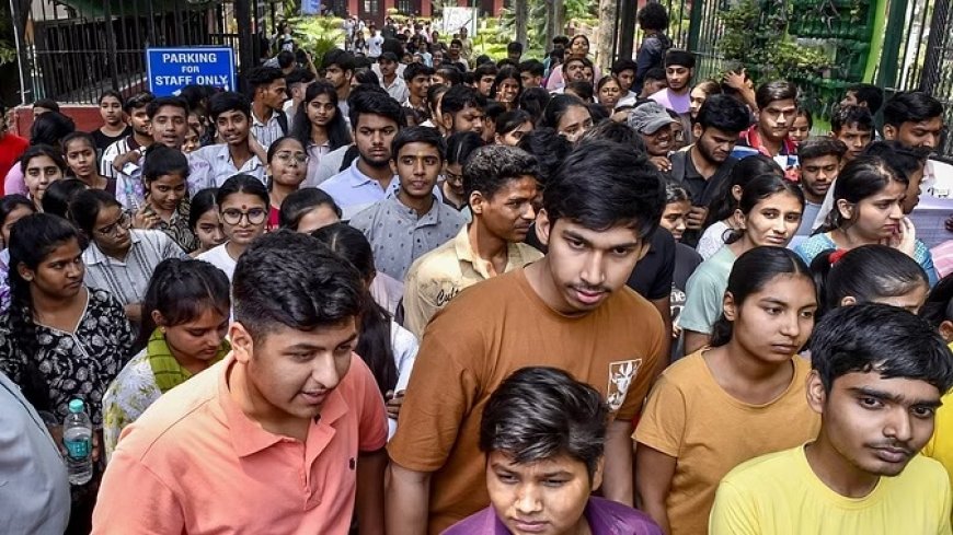 छात्रों का दावा- छह विषयों की आधे से अधिक आंसर-की के जवाब गलत