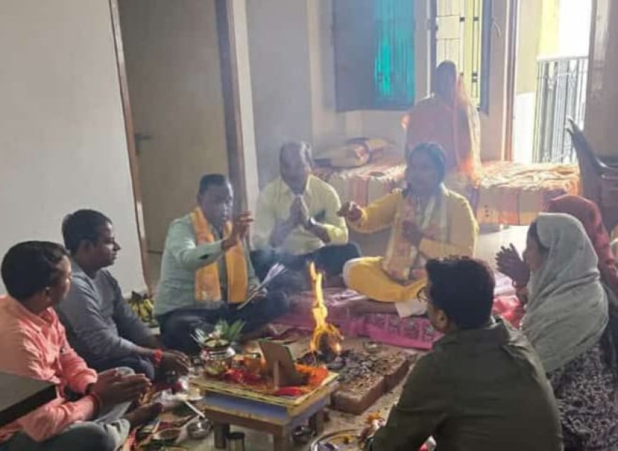 यज्ञ की सुगंधित आहुतियों के बीच एससी एसटी आयोग की सदस्य नीरज गौतम ने ओसीआर में किया गृह प्रवेश