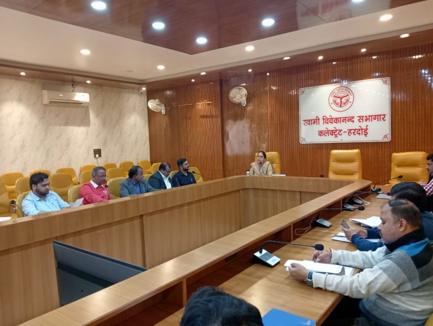 मुख्य विकास अधिकारी की अध्यक्षता में हुई सड़क सुरक्षा समिति की बैठक