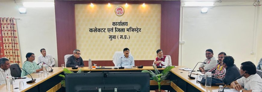 कलेक्टर ने संचार मंत्रालय दिल्ली से आये वरिष्ठ अधिकारी के साथ किया बैठक का आयोजन, लोगों से स्पैम कॉल न उठाने की अपील की, साइबर जागरूकता बढ़ाने पर दिया जोर