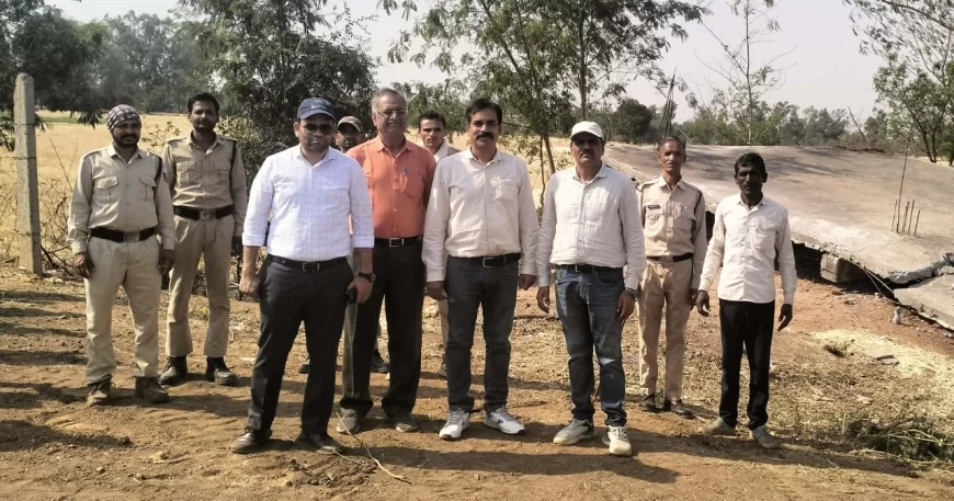 ग्राम नेगमा में उद्योग विभाग को आवंटित भूमि से अतिक्रमण हटाया गया, विभाग को सौंपी कब्जा मुक्त भूमि