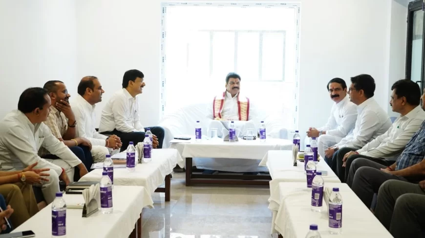प्रभारी मंत्री ने गेल व एनएफएल अधिकारियों के साथ की समीक्षा बैठक, औद्योगिक विकास के लिए दिए आवश्यक दिशा-निर्देश