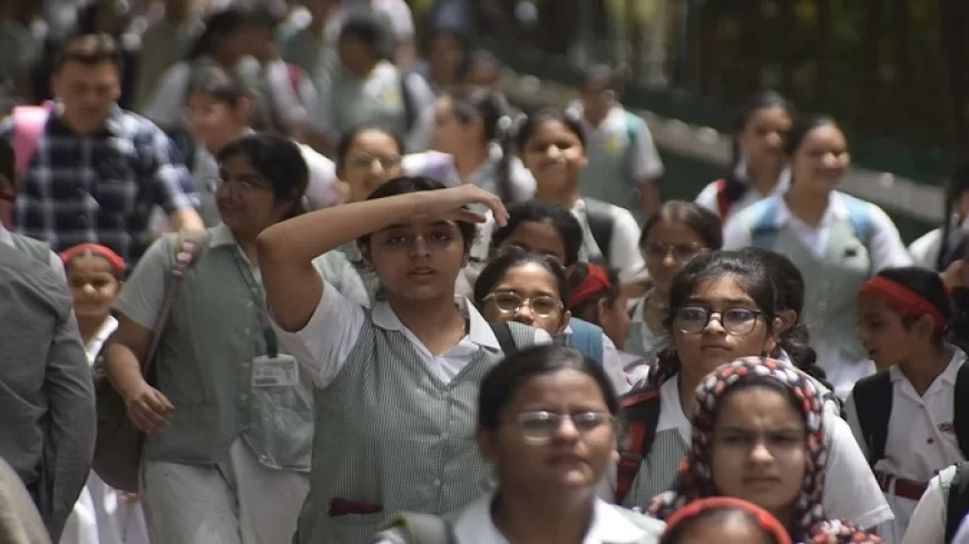 यूपी: भीषण गर्मी का यलो अलर्ट... 43 डिग्री पहुंच सकता पारा, मौसम विमाग ने दी लू की चेतावनी