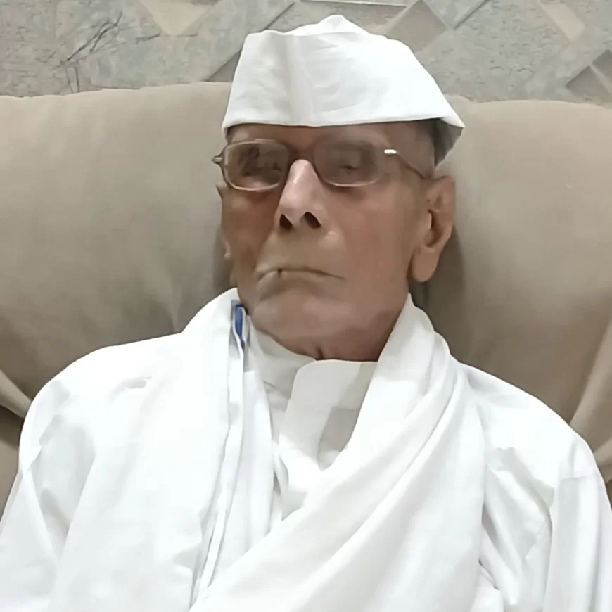 जिला पंचायत अध्यक्ष के पिता भगतजी हुए पंचतत्व में विलीन, अंतिम संस्कार में भाजपा जिलाध्यक्ष सहित कई दिग्गज नेता व दर्जनों गांवों के प्रधान हुए शामिल