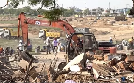अहमदाबाद में बुलडोजर का मेला; आज भी खाली कराई जा रही 2.5 लाख वर्ग मीटर जमीन, 3000 पुलिसकर्मी भी तैनात