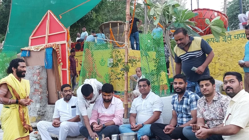 श्री यमुना आरती सेवा मंडल द्वारा अक्षय तृतीया पर मां यमुना जी में यमुना पूजन व आरती