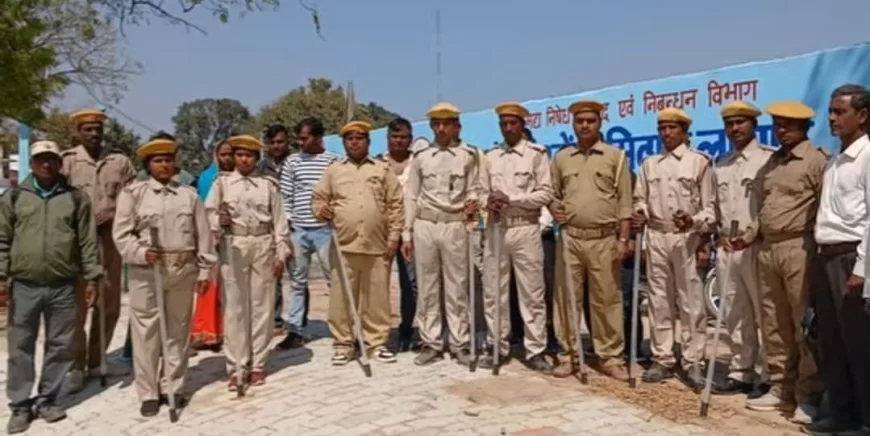 MEMBERS OF GRAM RAKSHA DAL ARE NOT GETTING SALARY FOR 40 YEARS