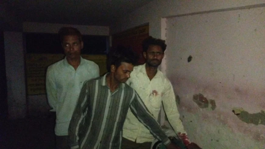 तेज रफ्तार चौपहिया वाहन की चपेट में आए युवक की मौत साथी घायल, मृतक युवक वाइक से दवा लेने कस्बा कम्पिल आया था