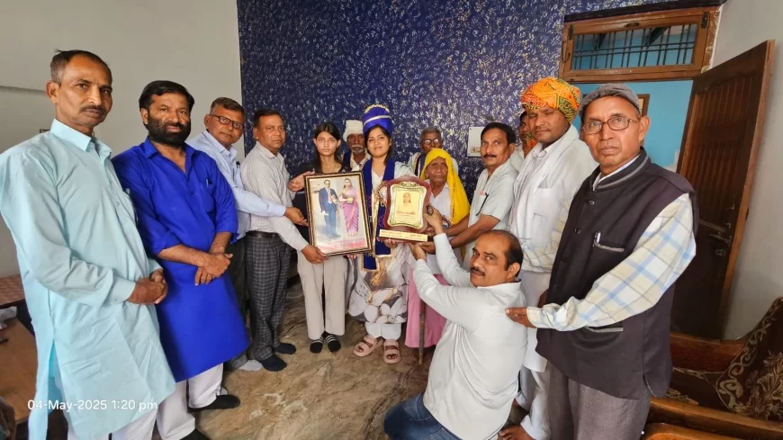 सिमरन वाल्मीकि के द्वारा संघ लोक सेवा आयोग परीक्षा उत्तीर्ण करने पर मथुरावासियों ने सम्मानित कर मिष्ठान वितरण किया