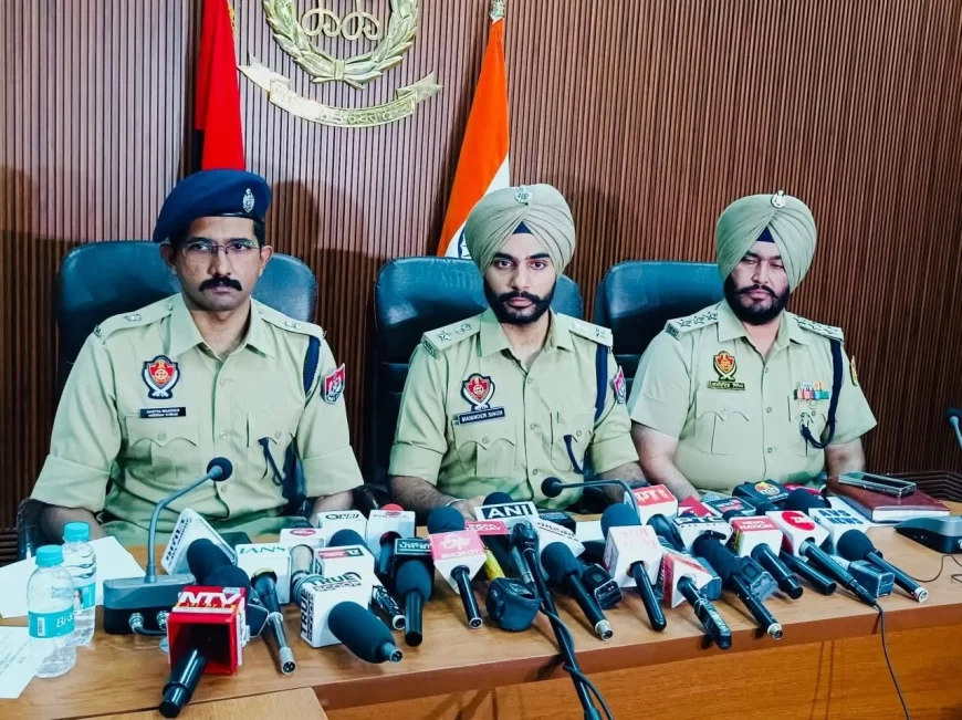 अमृतसर ग्रामीण पुलिस ने पाकिस्तान को खुफिया जानकारी भेजने के आरोप में दो लोगों को गिरफ्तार किया