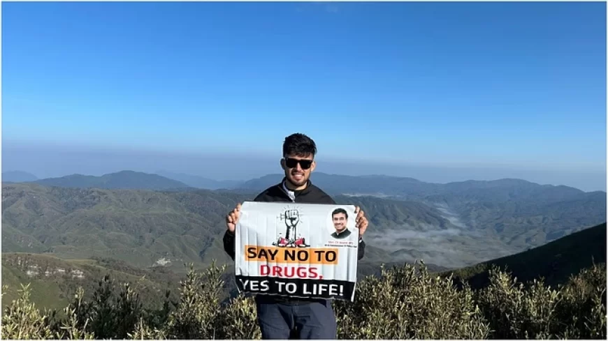 नशीली दवाओं और सट्टेबाजी एप के खिलाफ शख्स ने छेड़ी अनोखी जंग; मणिपुर की सबसे ऊंची चोटी पर की चढ़ाई