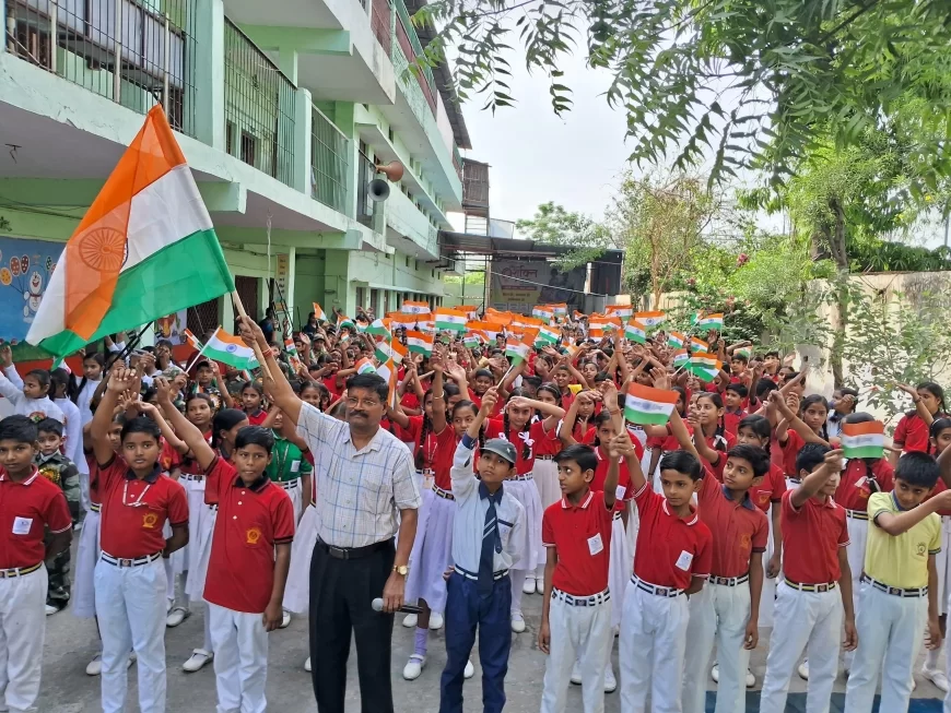 हरदोई: श्री डाल सिंह मेमोरियल स्कूल में गूंजा देशभक्ति का स्वर, बच्चों ने मनाया ‘जश्ने-ए-ऑपरेशन सिंदूर’