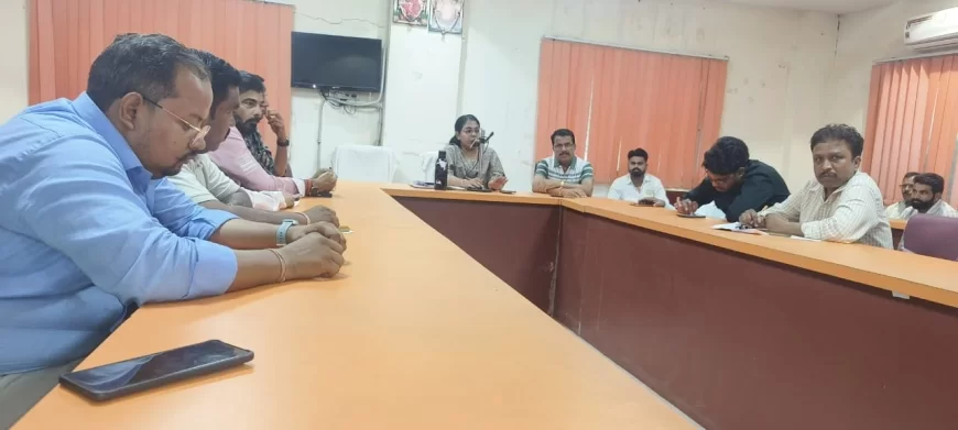 आपात बैठक में नपा कर्मचारियों की छुट्टियाँ रद्द, 24 घंटे अलर्ट रहने के निर्देश