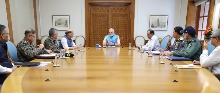 मोदी की अध्यक्षता में उच्चस्तरीय बैठक, 32 स्थानों पर हवाई सेवाएं अस्थायी रूप से बंद