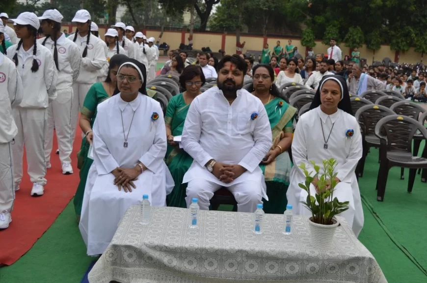 सेक्रेड हार्ट कॉन्वेंट हायर सेकेंडरी स्कूल, अलंकरण समारोह 2025-26 का आयोजन किया गया