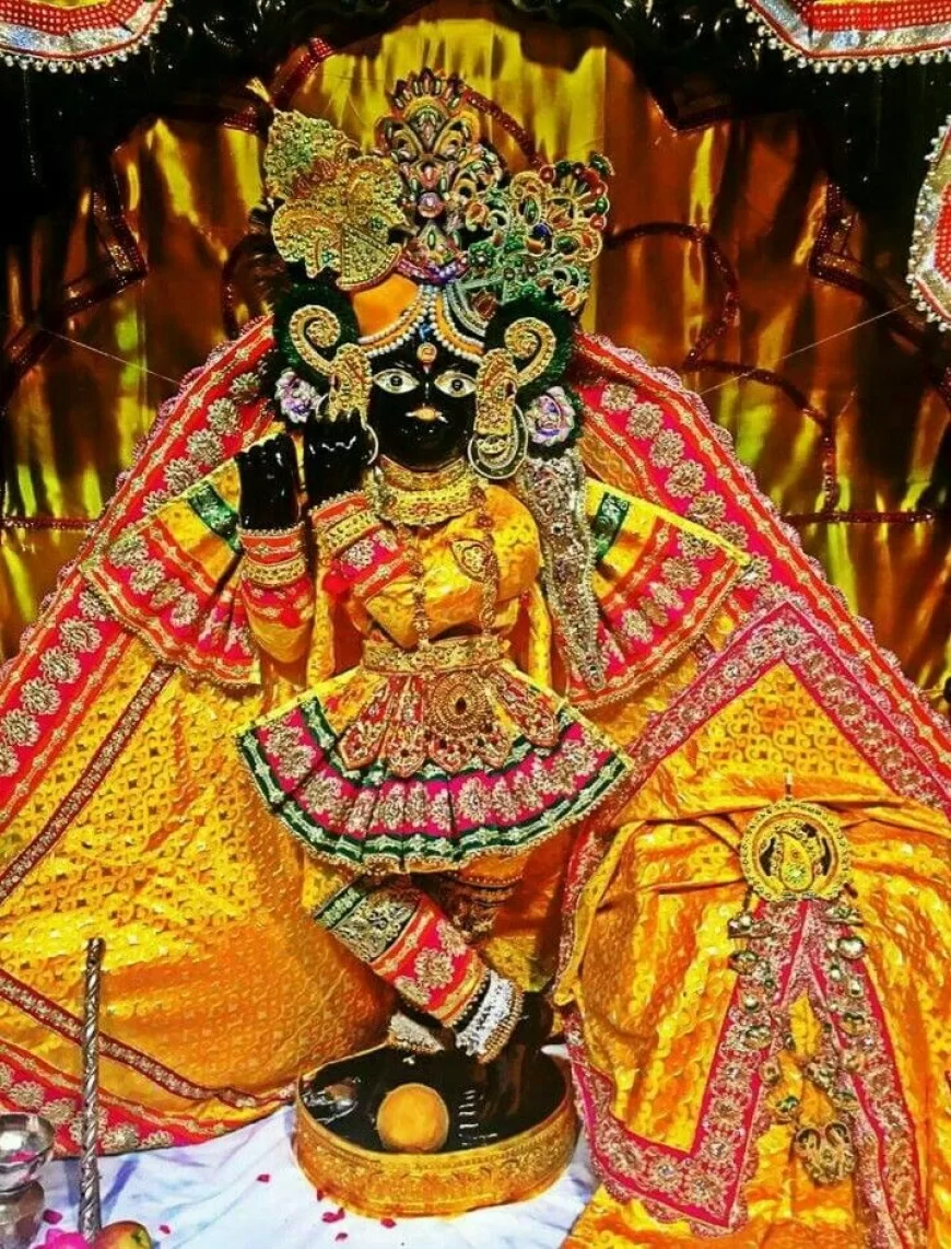 गर्मी में भी बांकेबिहारी दर्शन को उमड़ी भारी भीड़, हर तरफ बहती रही भक्ति रस की धारा