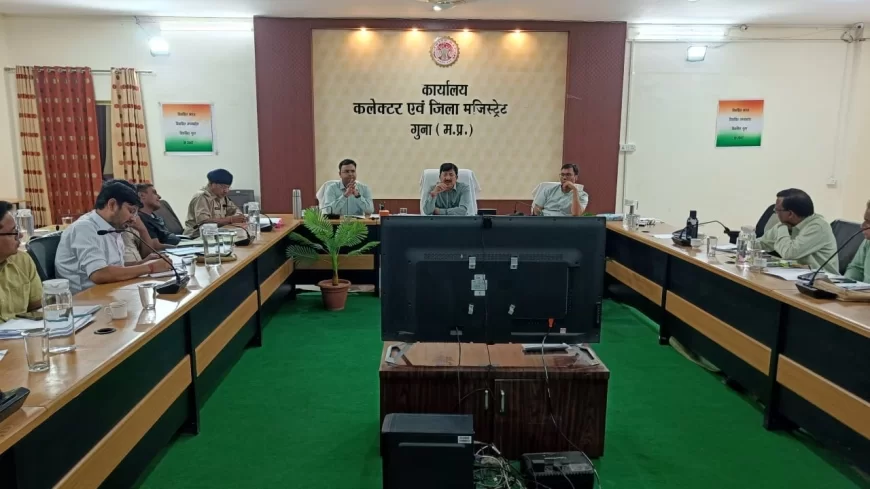 सिविल डिफेंस सिस्टम को मजबूत करने कलेक्टर की अध्यक्षता में हुई बैठक, आपदा प्रबंधन को लेकर सभी विभागों को समन्वित योजना बनाने के दिये निर्देश