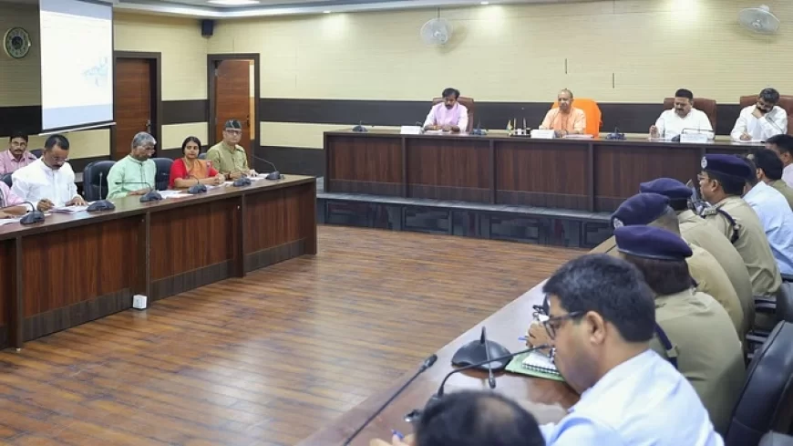 काशी में बोले सीएम योगी: ऑपरेशन सिंदूर के बाद बढ़ाएं सतर्कता, अर्बन नक्सल व उनसे जुड़े संगठनों की करें निगरानी