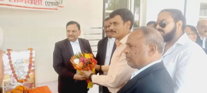 जिला जज व जिलाधिकारी ने किया भंडारे का उदघाटन