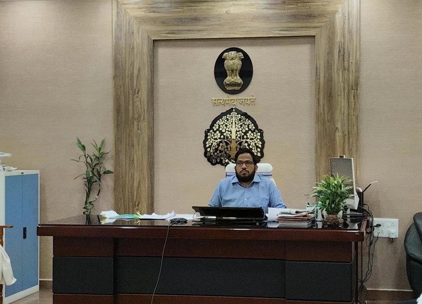 जिलाधिकारी ने दर्जनों विभागों की प्रगति की समीक्षा की, 130 आंगनबाड़ी सेविका और 350 आंगनबाड़ी सहायिका की होगी बहाली, सेनदुआरी पंचायत में बनेगा सावित्रीबाई फुले बालिका छात्रावास