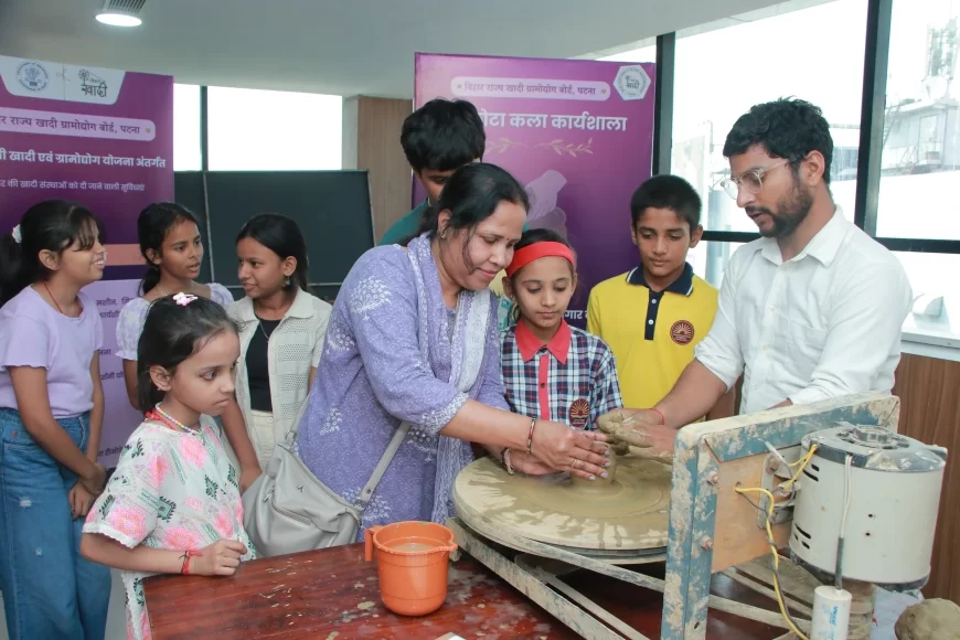 बिहार राज्य खादी ग्रामोद्योग बोर्ड में तीन दिवसीय टेराकोटा कला कार्यशाला का भव्य शुभारंभ