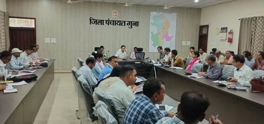 सीईओ जिला पंचायत श्री दुबे ने की ‘जल गंगा संर्वधन’ अभियान के कार्यों की समीक्षा, 03 को कारण बताओ सूचना पत्र जारी करने के दिये निर्देश