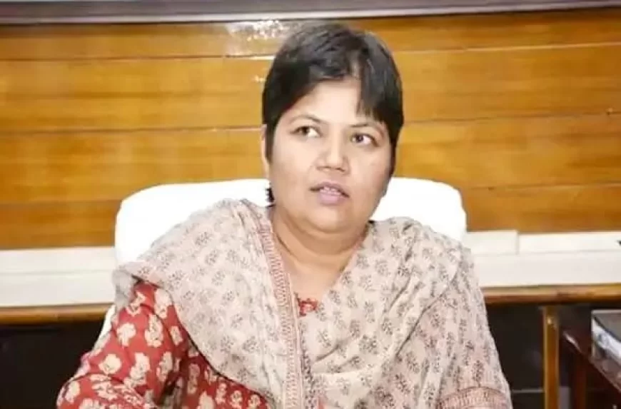 शासन के भय और कोप की परवाह किए बिना संबंधित उच्च अधिकारियों को निर्भीक रूप से कड़वे सत्य से रूबरू कराने का साहस करने से ही समस्याओं का निदान होता है , न कि दोहरी बातें करने और दोहरे चरित्र से