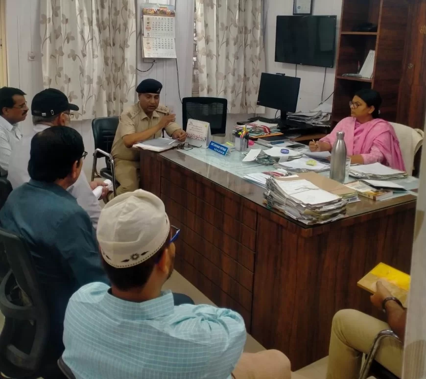 मुस्लिम समुदाय के दो पक्षों के बीच सुलह के लिए एसडीएम कार्यालय में हुई बैठक